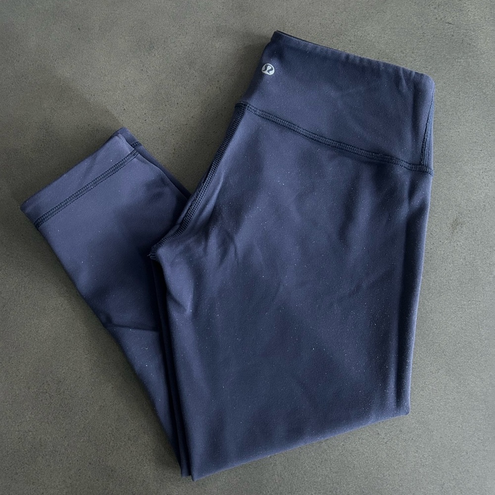 🖤💙 Reversible Lululemon Wunder Train crop 21" size 6